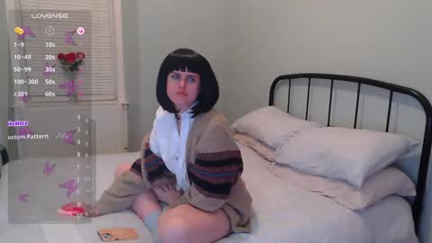Mia  online show from January 2025 05:24:02 PM