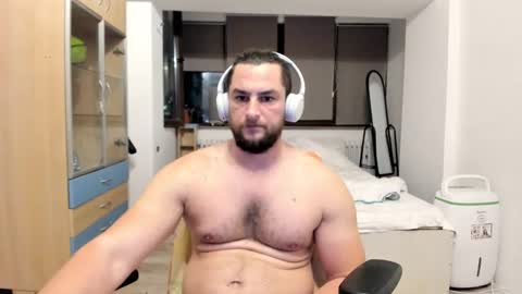 Snapshot of michaelragnar90 chatting on November 2025 04:40:02 PM michaelragnar90 online show from November 2025 04:40:02 PM