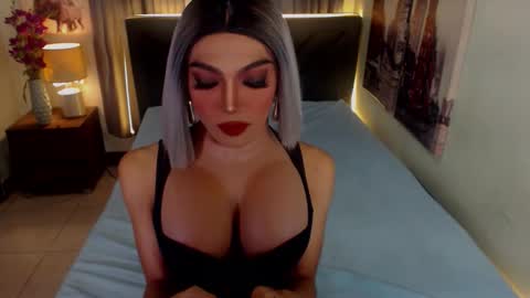 Snapshot of midnightscentxx chatting on October 2025 08:20:01 AM KATE online show from October 2025 08:20:01 AM