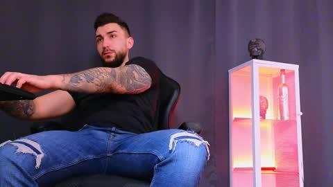 MightyAaron online show from January 2025 04:22:02 AM