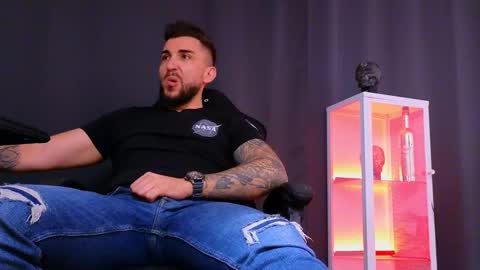 MightyAaron online show from January 2025 02:00:01 PM