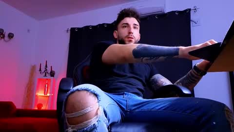 MightyAaron online show from December 2025 05:12:02 AM