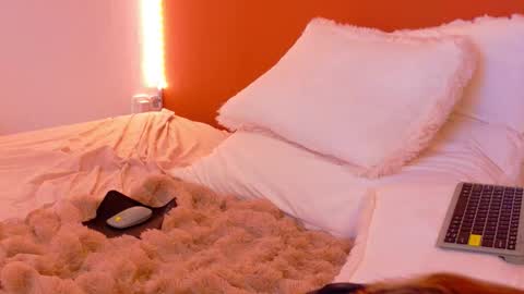 Snapshot of miirra_ chatting on November 2025 06:13:01 AM Amira online show from November 2025 06:13:01 AM