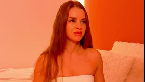 Snapshot of miirra_ chatting on December 2025 05:24:02 AM Amira online show from December 2025 05:24:02 AM