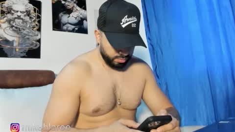 Snapshot of mikeblaree chatting on December 2025 02:34:01 PM mikeblaree online show from December 2025 02:34:01 PM