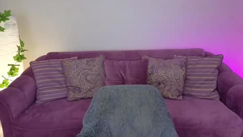 Mikki online show from January 2025 04:40:01 PM