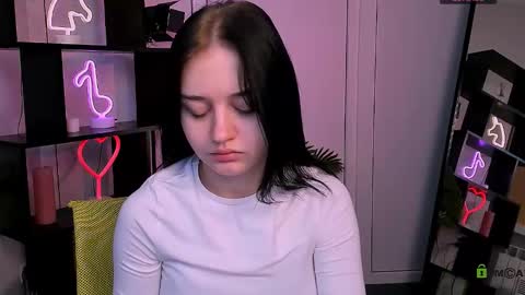 Snapshot of miki_ti chatting on November 2025 05:50:01 AM miki_ti online show from November 2025 05:50:01 AM