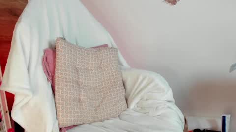 Snapshot of milan_d01 chatting on March 2025 12:28:02 AM Nice To Meet you Welcome here online show from March 2025 12:28:02 AM