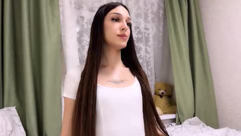 Milana online show from December 2025 04:44:01 PM