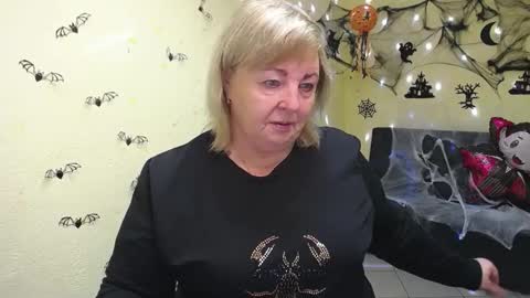 Snapshot of milenawedxy chatting on October 2025 05:08:02 AM Milena online show from October 2025 05:08:02 AM