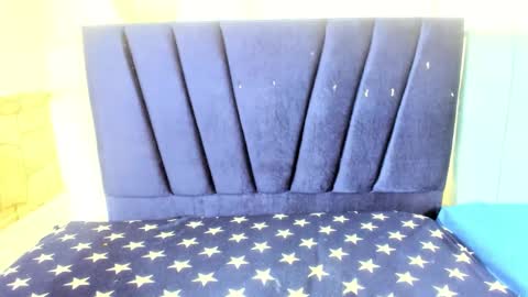 Snapshot of milu_18_ chatting on October 2025 12:00:02 PM milu_18_ online show from October 2025 12:00:02 PM