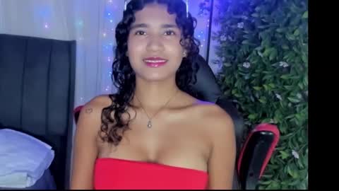 Snapshot of miluuu18 chatting on December 2024 03:00:02 PM Miluu online show from December 2024 03:00:02 PM