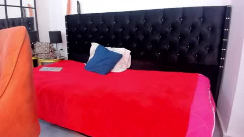 Snapshot of miluuu18 chatting on December 2024 04:13:01 AM Miluu online show from December 2024 04:13:01 AM