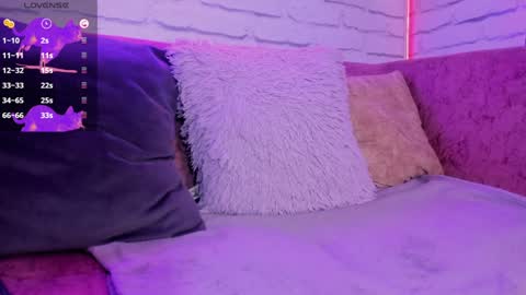 Minji online show from January 2025 05:42:02 PM