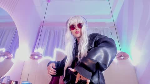Minji online show from January 2025 12:24:01 PM