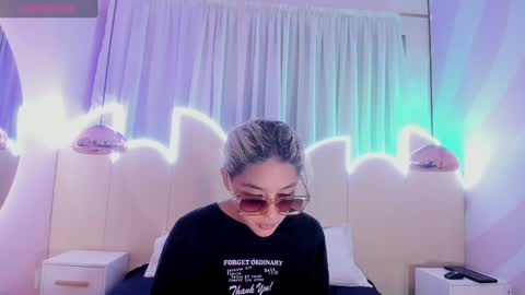 Minji online show from February 2025 11:51:02 AM
