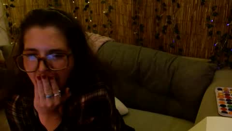 Snapshot of mindymounds chatting on December 2025 10:13:01 AM Mindy online show from December 2025 10:13:01 AM