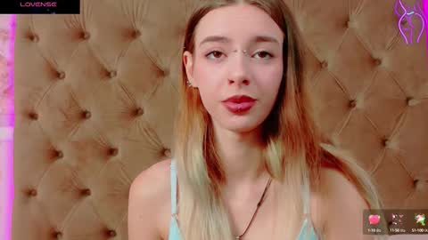 Snapshot of mira_lynxx chatting on November 2025 05:06:01 AM mira_lynxx online show from November 2025 05:06:01 AM