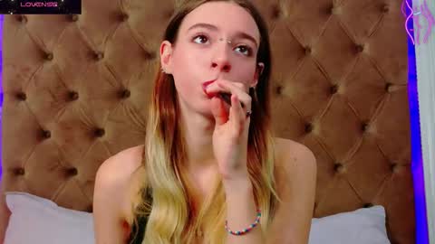 Snapshot of mira_lynxx chatting on December 2025 05:16:01 AM mira_lynxx online show from December 2025 05:16:01 AM