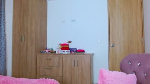 Isabella online show from December 2024 09:21:02 AM