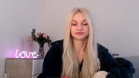 Snapshot of missemma1111 chatting on March 2025 05:46:02 AM EMMA online show from March 2025 05:46:02 AM