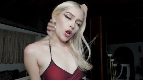 Miss Luna online show from December 2024 11:43:02 PM