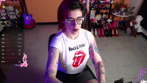 Miss Mia online show from December 2024 11:43:01 AM