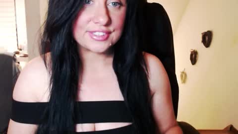 Snapshot of missqueen1416 chatting on October 2025 07:34:01 PM Missqueen1416 online show from October 2025 07:34:01 PM