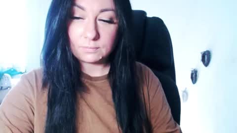 Snapshot of missqueen1416 chatting on November 2025 09:19:01 AM Missqueen1416 online show from November 2025 09:19:01 AM