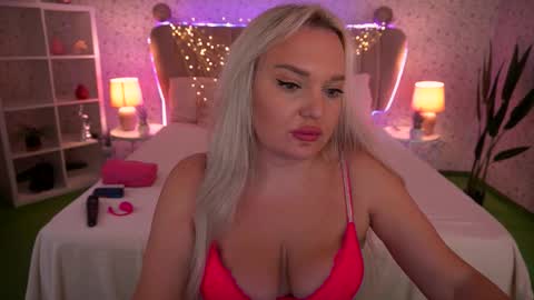 Snapshot of missyymarty chatting on November 2025 08:59:01 AM missyymarty online show from November 2025 08:59:01 AM