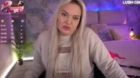 Snapshot of missyymarty chatting on November 2025 08:28:01 AM missyymarty online show from November 2025 08:28:01 AM