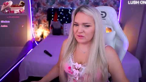 Snapshot of missyymarty chatting on December 2025 08:30:01 AM missyymarty online show from December 2025 08:30:01 AM