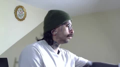 Snapshot of misternocturne chatting on December 2025 04:05:01 PM misternocturne online show from December 2025 04:05:01 PM