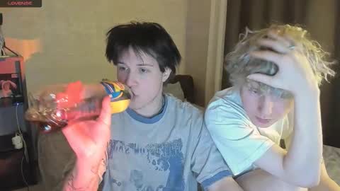 Snapshot of miya_meow_miku chatting on December 2025 07:00:01 PM MeowMiku online show from December 2025 07:00:01 PM