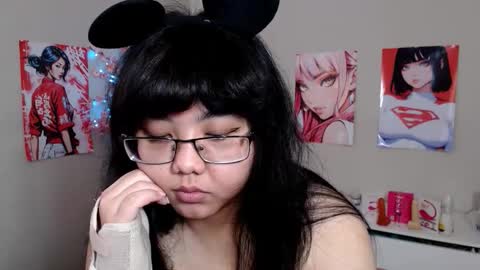 Molly online show from November 2025 04:12:02 AM