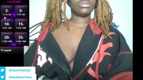 Mommy Trixie online show from October 2025 11:36:02 PM