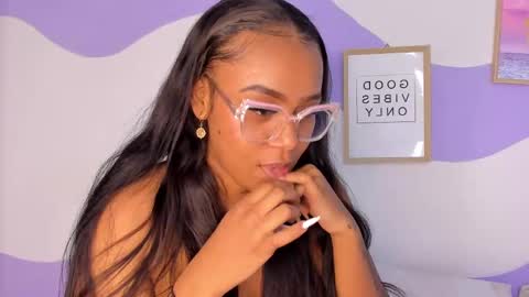 MONAAXXX online show from February 2025 06:54:02 PM