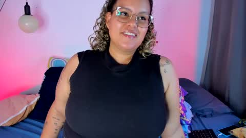 aleja      independent model       online show from February 2025 09:41:02 PM