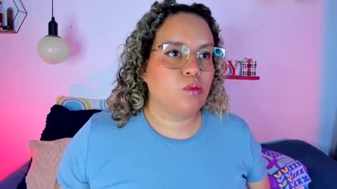 aleja      independent model       online show from February 2025 08:07:01 AM