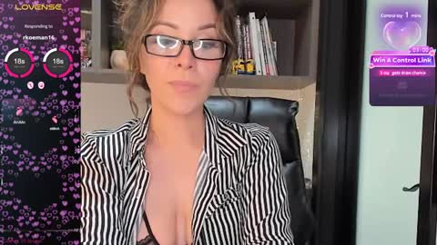 Snapshot of monilee69 chatting on January 2025 10:34:02 PM Monilee online show from January 2025 10:34:02 PM