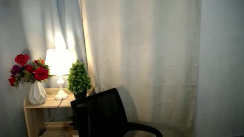 Snapshot of morenagirlxx chatting on November 2025 05:51:02 AM morenagirlxx online show from November 2025 05:51:02 AM