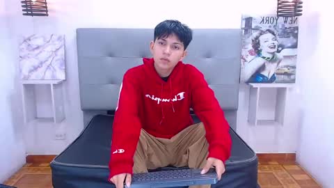 MORTELLE online show from November 2025 11:42:02 AM