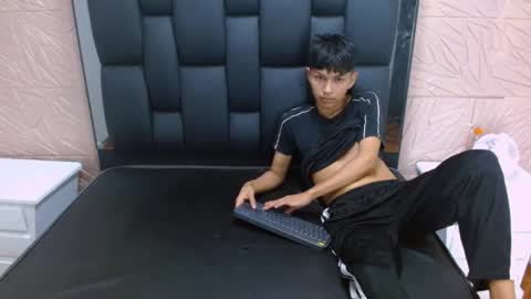 MORTELLE online show from December 2025 07:33:02 PM