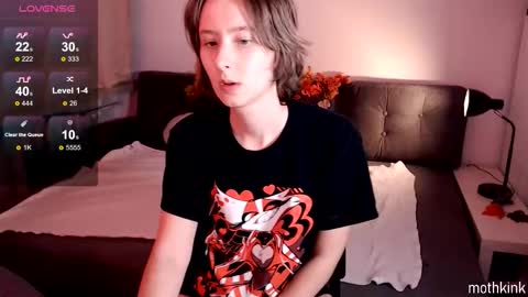 Snapshot of mothkink chatting on October 2025 06:09:01 PM mothkink Moth - online show from October 2025 06:09:01 PM