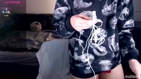 Snapshot of mothkink chatting on November 2025 05:46:02 PM mothkink Moth - online show from November 2025 05:46:02 PM