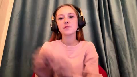 Snapshot of mozelleberendt chatting on October 2025 02:07:02 PM Jenny online show from October 2025 02:07:02 PM