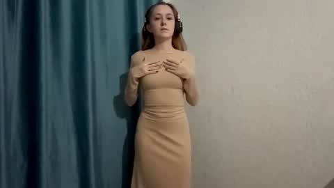 Snapshot of mozelleberendt chatting on November 2025 04:21:02 PM Jenny online show from November 2025 04:21:02 PM