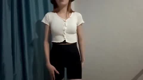 Snapshot of mozelleberendt chatting on December 2025 04:13:01 PM Jenny online show from December 2025 04:13:01 PM