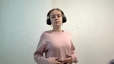 Snapshot of mozelleberendt chatting on December 2025 04:28:02 AM Jenny online show from December 2025 04:28:02 AM