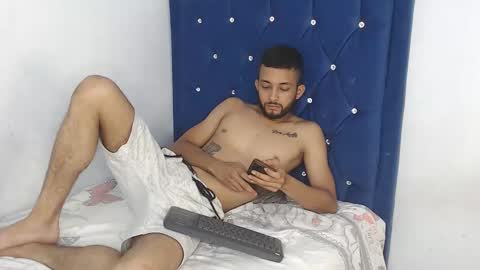 mr_wlopez013 online show from September 2025 07:46:01 PM